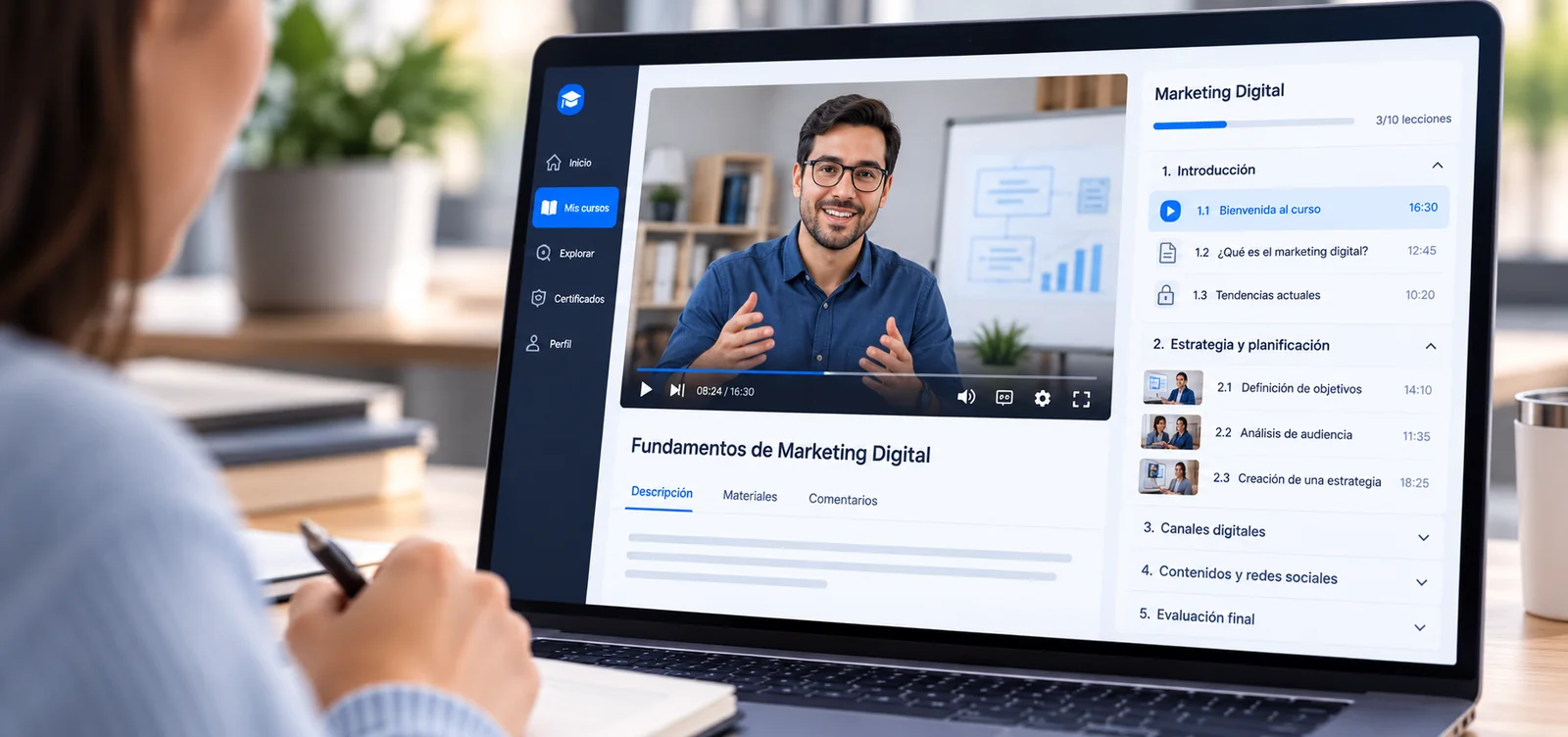 Plataforma de cursos con reproducción de videos y contenidos digitales